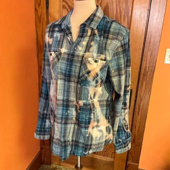 Urban pipeline acid washed plaid flannel shirt - Picture 7 of 9